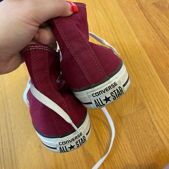 Converse - Picture 2 of 4